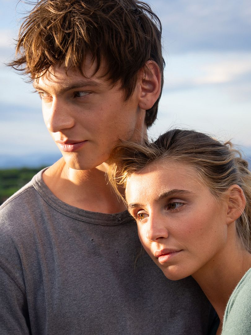 Affiche du film Toi + Moi – seuls contre tous (2025) de Manon Gaurin. Voir Toi + Moi – seuls contre tous en streaming / torrent sur meilleurs-films.fr