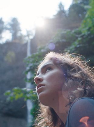 Affiche du film Sophie Jones (2020) de Jessie Barr. Voir Sophie Jones en streaming / torrent sur meilleurs-films.fr