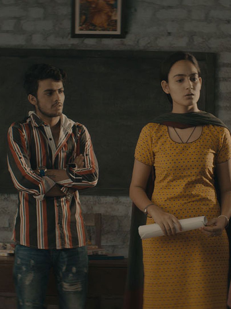 Affiche de la série Jamtara: Sabka Number Ayega (2020) de Trishant Srivastava. Voir Jamtara: Sabka Number Ayega en streaming / torrent sur meilleurs-films.fr