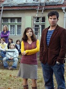 Affiche du film 13 enfants et un prince charmant (2009) de Josh Broecker Affiche du film 13 enfants et un prince charmant (2009) de Josh Broecker. Voir 13 enfants et un prince charmant en streaming / torrent sur meilleurs-films.fr