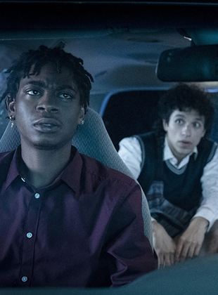 Affiche du film Emergency (2022) de Carey Williams. Voir Emergency en streaming / torrent sur meilleurs-films.fr