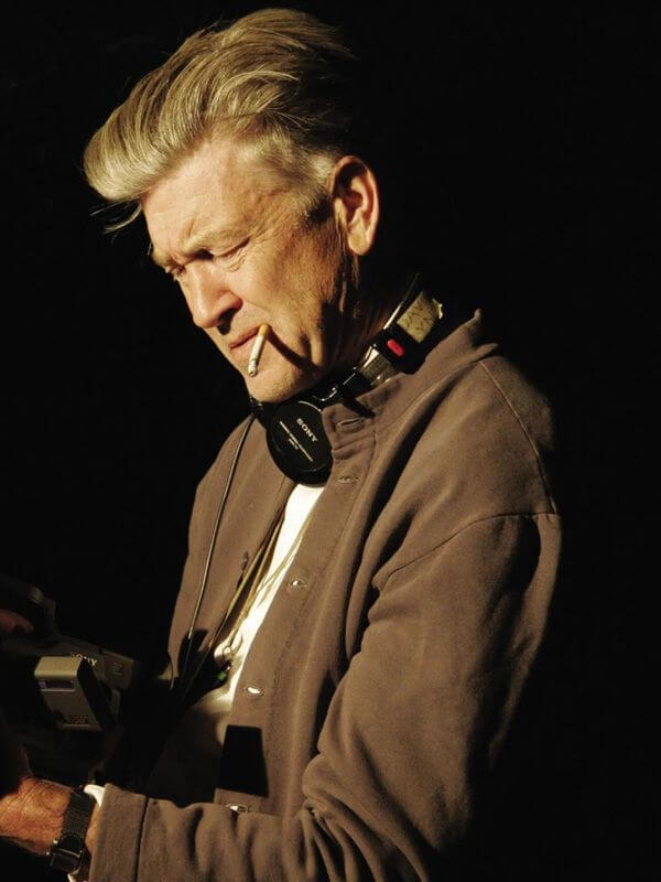Affiche du film David Lynch, une énigme à Hollywood (2024) de Stéphane Ghez. Voir David Lynch, une énigme à Hollywood en streaming / torrent sur meilleurs-films.fr