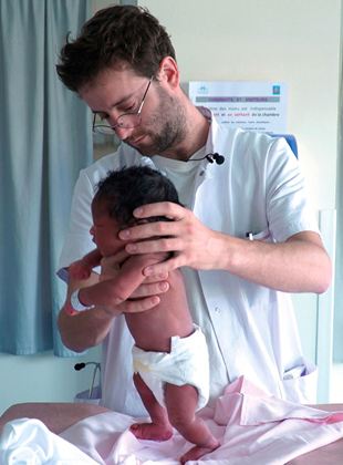 Affiche du film Angel, 10 Années Dans La Vie D’un Étudiant En Médecine (2020) de Antoine Page. Voir Angel, 10 Années Dans La Vie D’un Étudiant En Médecine en streaming / torrent sur meilleurs-films.fr