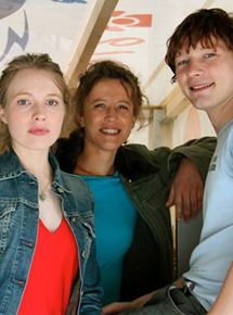 Affiche du film 3 pièces, cuisine, bains (2011) de Dietrich Brüggemann. Voir 3 pièces, cuisine, bains en streaming / torrent sur meilleurs-films.fr