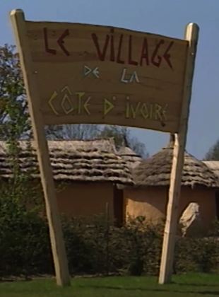 Affiche du film Le Village de Bamboula (2022) de François Tchernia. Voir Le Village de Bamboula en streaming / torrent sur meilleurs-films.fr