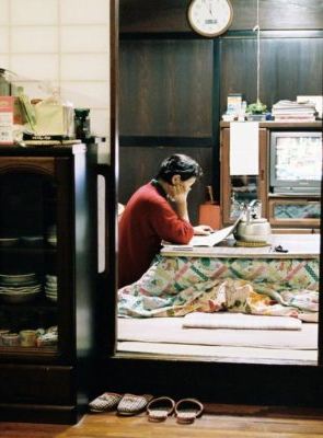 Affiche du film Les Travaux et les jours (2020) de Anders Edstrom Affiche du film Les Travaux et les jours (2020) de Anders Edstrom. Voir Les Travaux et les jours en streaming / torrent sur meilleurs-films.fr