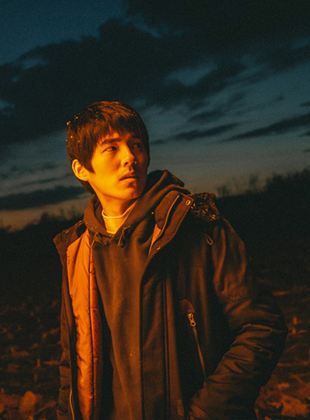 Affiche du film Des Feux dans la Plaine (2021) de Ji Zhang. Voir Des Feux dans la Plaine en streaming / torrent sur meilleurs-films.fr