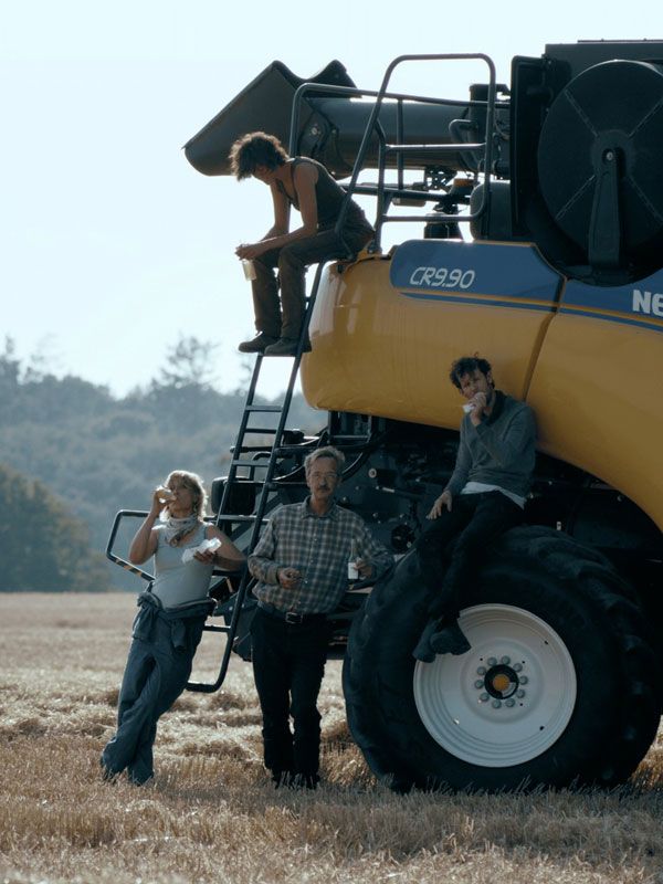 Affiche de la série Harvest (2026) de Martin Zandvliet. Voir Harvest en streaming / torrent sur meilleurs-films.fr