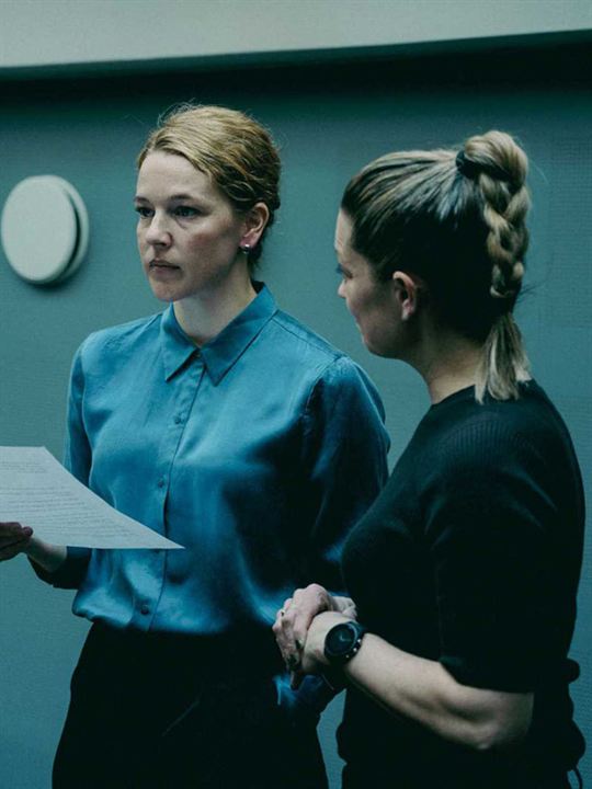 Affiche de la série 8 Month (2024) de . Voir 8 Month en streaming / torrent sur meilleurs-films.fr