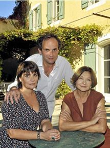 Affiche du film A dix minutes des naturistes (2011) de Stéphane Clavier. Voir A dix minutes des naturistes en streaming / torrent sur meilleurs-films.fr