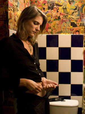 Affiche du court métrage À la lune montante (2009) de Annarita Zambrano. Voir À la lune montante en streaming / torrent sur meilleurs-films.fr