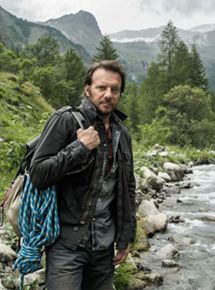 Affiche du film Alex Hugo, la mort et la belle vie (2014) de Pierre Isoard. Voir Alex Hugo, la mort et la belle vie en streaming / torrent sur meilleurs-films.fr