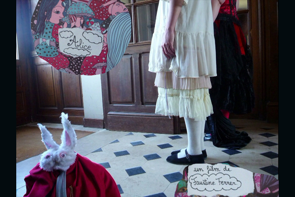 Affiche du court métrage Alice (2011) de Faustine Ferrer. Voir Alice en streaming / torrent sur meilleurs-films.fr
