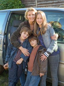 Affiche du film Après moi le bonheur (2016) de Nicolas Cuche. Voir Après moi le bonheur en streaming / torrent sur meilleurs-films.fr