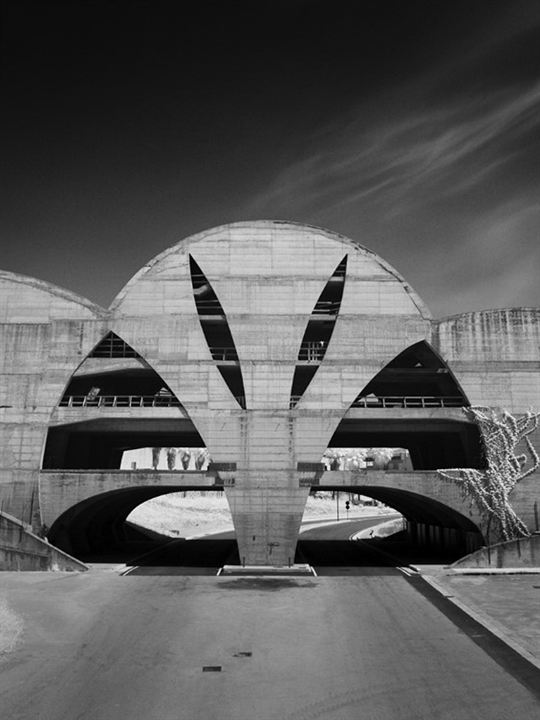 Affiche du film Architecton (2024) de Victor Kossakovsky. Voir Architecton en streaming / torrent sur meilleurs-films.fr