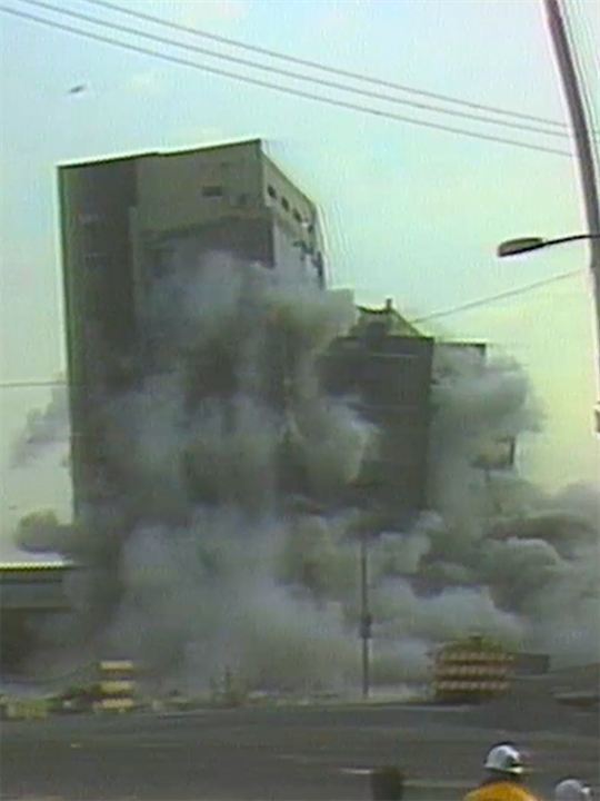 Affiche du court métrage Arkhé (2025) de Armando Navarro. Voir Arkhé en streaming / torrent sur meilleurs-films.fr