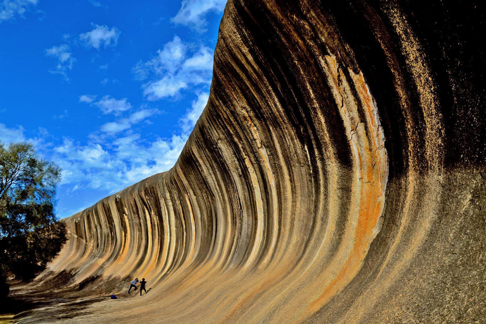 Affiche du film Australie, du grand Ouest à la Tasmanie (2024) de Jean Charbonneau. Voir Australie, du grand Ouest à la Tasmanie en streaming / torrent sur meilleurs-films.fr