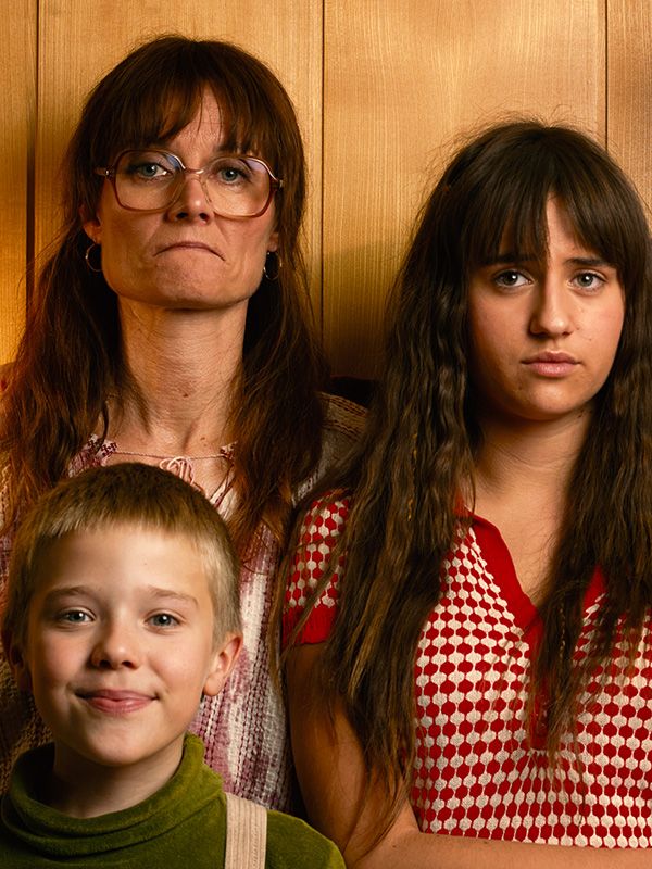 Affiche de la série Golden Years (2024) de . Voir Golden Years en streaming / torrent sur meilleurs-films.fr