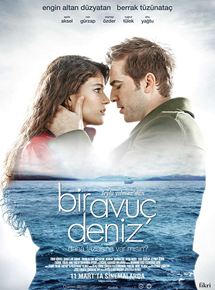 Affiche du film Bir Avuç Deniz (2011) de Leyla Y?lmaz. Voir Bir Avuç Deniz en streaming / torrent sur meilleurs-films.fr