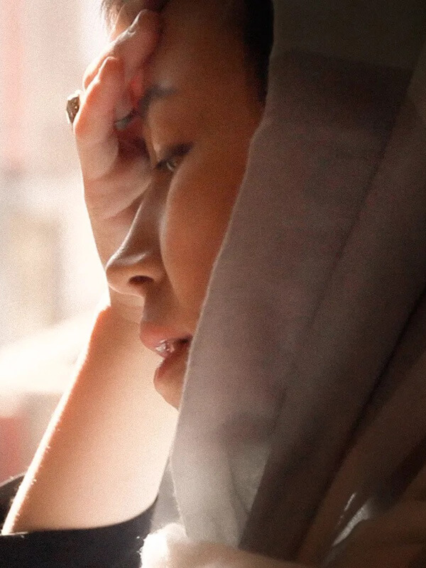 Affiche du film Bread and Roses (2023) de Sahra Mani Affiche du film Bread and Roses (2023) de Sahra Mani. Voir Bread and Roses en streaming / torrent sur meilleurs-films.fr