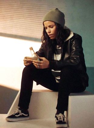 Affiche de la série Ce sera (peut-être) mieux après (2021) de Anna Apter. Voir Ce sera (peut-être) mieux après en streaming / torrent sur meilleurs-films.fr