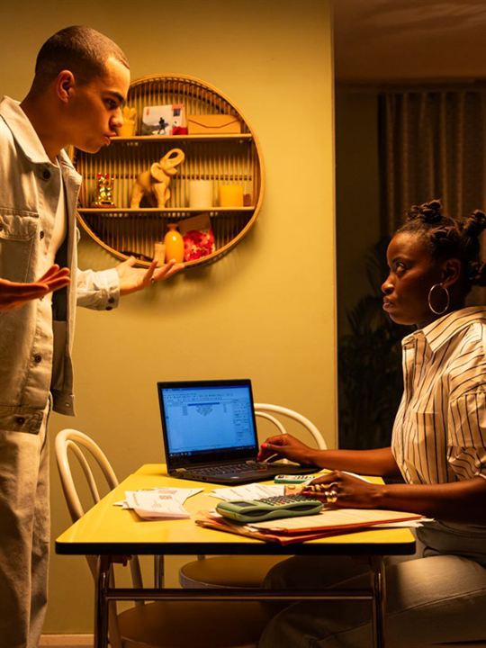 Affiche de la série Chameleon (2024) de . Voir Chameleon en streaming / torrent sur meilleurs-films.fr