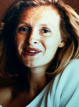 Affiche de la série Chronique d’un meurtre : L’affaire Toscan du Plantier (2021) de . Voir Chronique d’un meurtre : L’affaire Toscan du Plantier en streaming / torrent sur meilleurs-films.fr