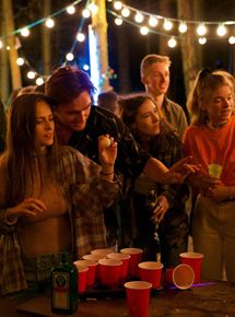 Affiche du film Comme des Grands (2020) de Ania Gauer,Julien Gauthier,. Voir Comme des Grands en streaming / torrent sur meilleurs-films.fr