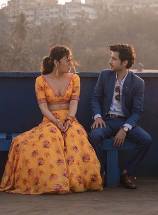 Affiche de la série Comme une étincelle (2021) de Shubhra Chatterji. Voir Comme une étincelle en streaming / torrent sur meilleurs-films.fr