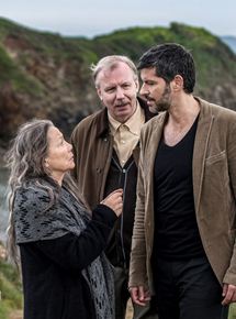 Affiche du film Commissaire Dupin : Le trésor dYs (2017) de Thomas Roth. Voir Commissaire Dupin : Le trésor dYs en streaming / torrent sur meilleurs-films.fr