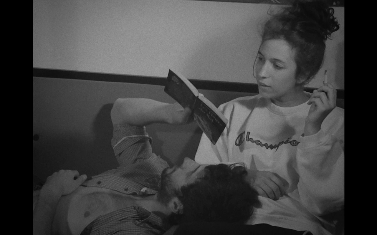 Affiche du court métrage Couchez l’amour sur les violons (2015) de Sébastien Truchet. Voir Couchez l’amour sur les violons en streaming / torrent sur meilleurs-films.fr