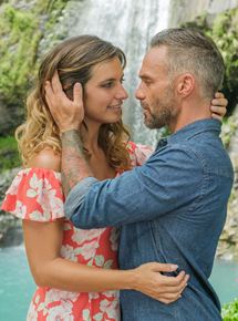 Affiche du film Coup de foudre à Bora Bora (2018) de David Morley. Voir Coup de foudre à Bora Bora en streaming / torrent sur meilleurs-films.fr