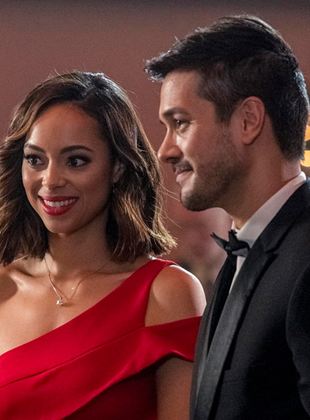 Affiche du film Coup de foudre pour l’apprenti du père Noël (2020) de Bosede Williams. Voir Coup de foudre pour l’apprenti du père Noël en streaming / torrent sur meilleurs-films.fr