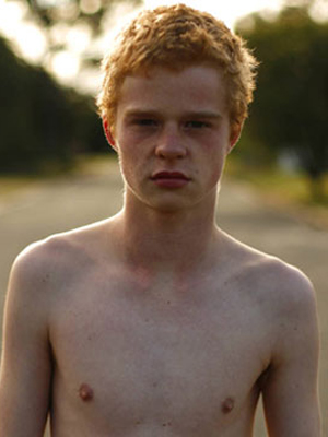 Affiche du court métrage Crossbow (2007) de David Michôd. Voir Crossbow en streaming / torrent sur meilleurs-films.fr