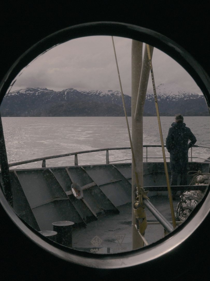 Affiche du film Cuando las nubes esconden la sombra (2024) de . Voir Cuando las nubes esconden la sombra en streaming / torrent sur meilleurs-films.fr