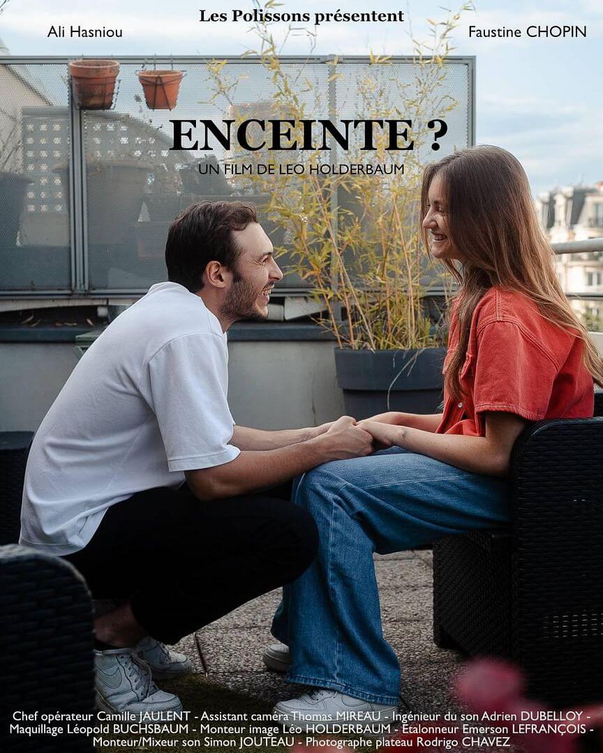 Affiche du court métrage Enceinte ? (2025) de Léo Holderbaum. Voir Enceinte ? en streaming / torrent sur meilleurs-films.fr