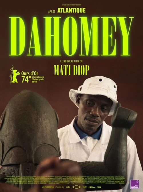 Affiche du film Dahomey (2024) de Mati Diop. Voir Dahomey en streaming / torrent sur meilleurs-films.fr