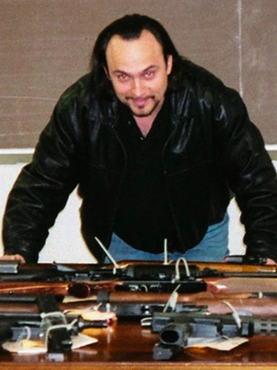 Affiche de la série Dale l’infiltré (2024) de David André. Voir Dale l’infiltré en streaming / torrent sur meilleurs-films.fr