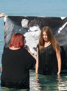 Affiche du film Dans un océan d’images (2012) de Helen Mary Doyle. Voir Dans un océan d’images en streaming / torrent sur meilleurs-films.fr