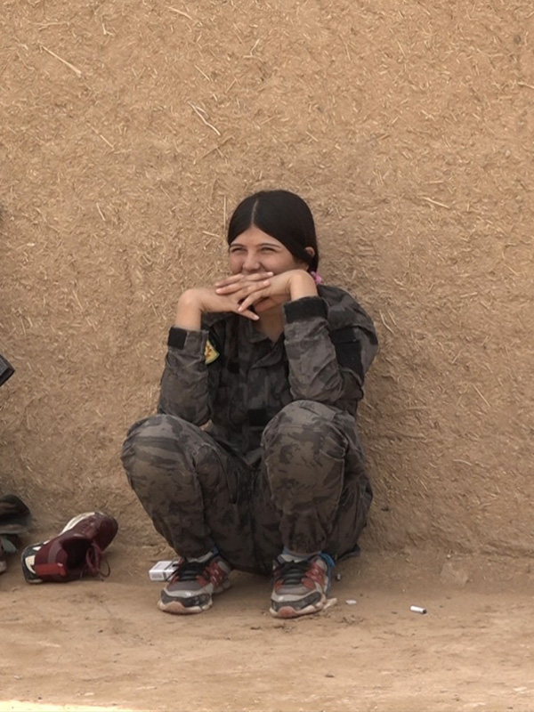 Affiche du film Darvazeye royaha (2023) de Negin Ahmadi. Voir Darvazeye royaha en streaming / torrent sur meilleurs-films.fr