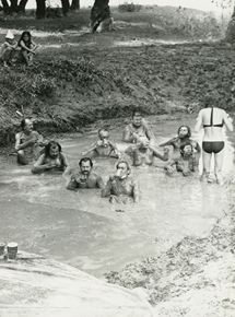 Affiche du film Des lendemains qui chantent (1974) de Sandor Sara. Voir Des lendemains qui chantent en streaming / torrent sur meilleurs-films.fr