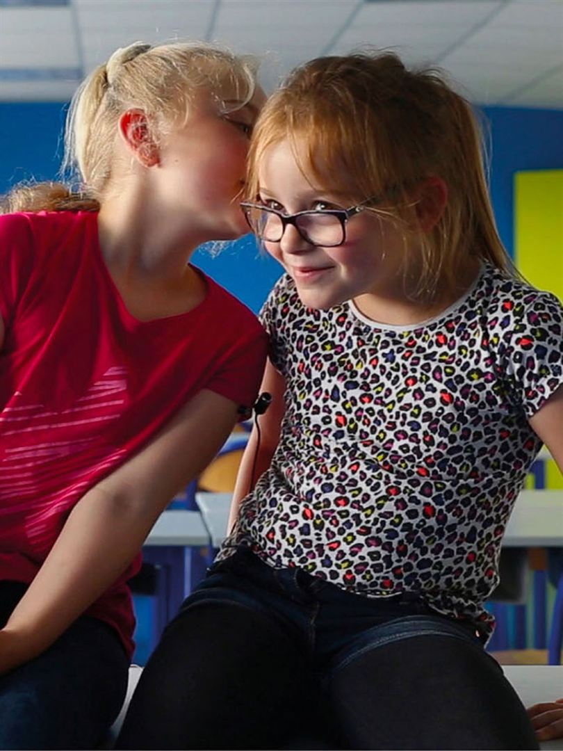 Affiche du court métrage Dieu, La Licorne Et Le Dinosaure (2017) de Antoine Page. Voir Dieu, La Licorne Et Le Dinosaure en streaming / torrent sur meilleurs-films.fr