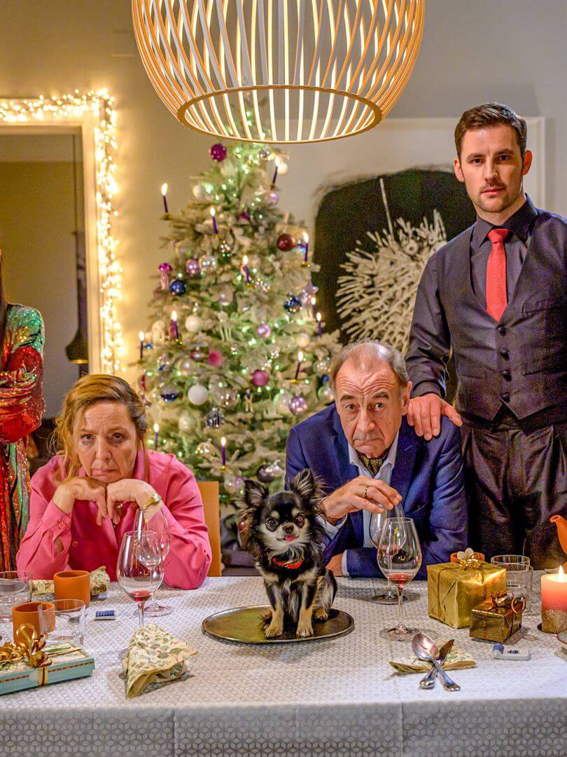 Affiche du film Douce nuit, folle nuit (2022) de Arash T. Riahi. Voir Douce nuit, folle nuit en streaming / torrent sur meilleurs-films.fr