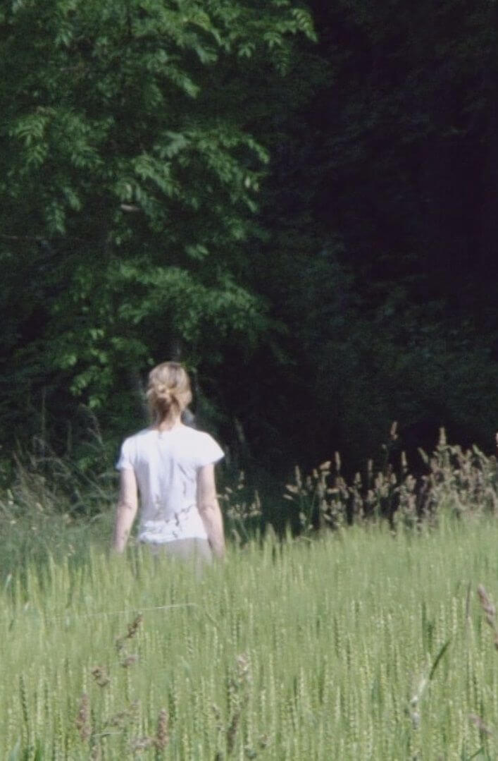 Affiche du film De la poussière dans les yeux (2024) de Anne Lorrière. Voir De la poussière dans les yeux en streaming / torrent sur meilleurs-films.fr