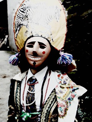 Affiche du court métrage En Faire Le Tour (2018) de Lola Créïs. Voir En Faire Le Tour en streaming / torrent sur meilleurs-films.fr