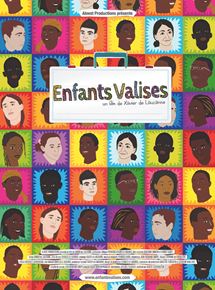 Affiche du film Enfants valises (2013) de Xavier de Lauzanne. Voir Enfants valises en streaming / torrent sur meilleurs-films.fr