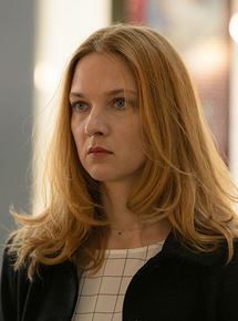 Affiche du film Entre deux mères (2017) de Renaud Bertrand. Voir Entre deux mères en streaming / torrent sur meilleurs-films.fr