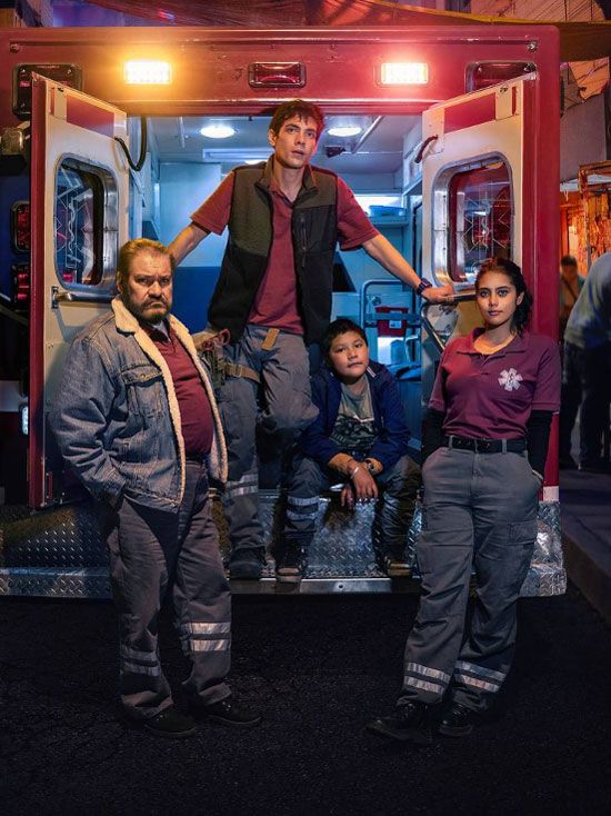 Affiche de la série Familia de Medianoche (2024) de Gibrán Portela. Voir Familia de Medianoche en streaming / torrent sur meilleurs-films.fr