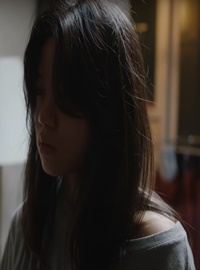 Affiche du film Gat-eun sog-os-eul ibneun du yeoja (2022) de Se-in Kim. Voir Gat-eun sog-os-eul ibneun du yeoja en streaming / torrent sur meilleurs-films.fr