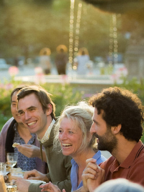 Affiche du film Guermantes (2021) de Christophe Honoré. Voir Guermantes en streaming / torrent sur meilleurs-films.fr